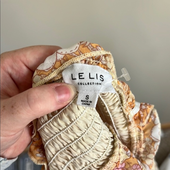 Le lis Floral Smocked Shirred Crop Top Size Small - Picture 5 of 5